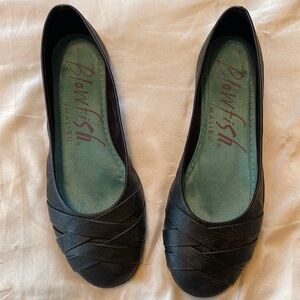 Blowfish black Tuscan woven look top flat slip-ons